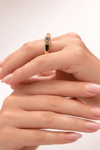 VIP Minimal Bezel Taşlı Gold Yüzük