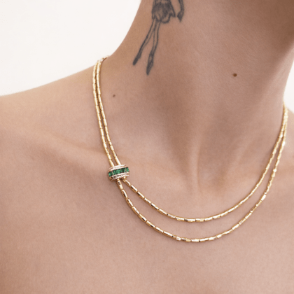Yeşil baget taş detaylı çift zincir gold kolye
