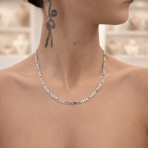 Xuping figaro zincir gümüş renk kolye model üzerinde görünüm