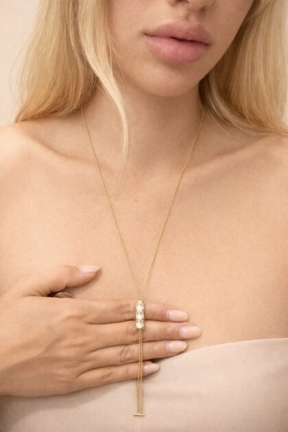 silindir taş detaylı altın kolye kadın zarif kolye modeli