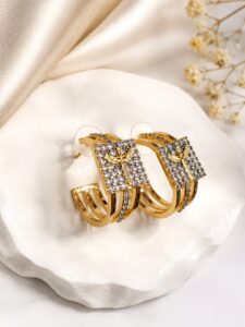 Melek kanat detaylı zirkon taşlı çift sıra gold halka kadın küpe.