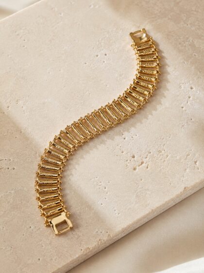 Xuping gold geometrik zincir bileklik, parlak polisajlı yüzey ve modern tasarımıyla kadın bileklik modeli.